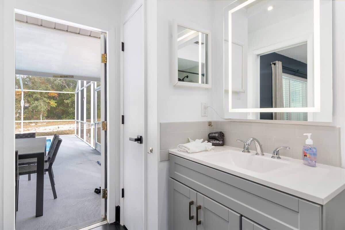 House, Multiple Beds, Pool Access, Pool View (9003 Nakoma Way) | Interior