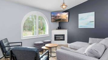 House, Multiple Beds, Pool Access, Pool View (9003 Nakoma Way) | Living area | Fireplace