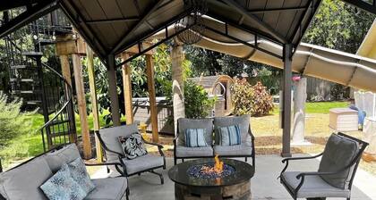 Heated Pool, Jacuzzi & Sauna! Tampa, FL