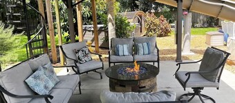 Heated Pool, Jacuzzi & Sauna! Tampa, FL
