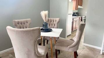 House, Multiple Beds, Kitchen, Garden View (13921 19th st #2 ) | 2 bedrooms, individually decorated, individually furnished, bed sheets