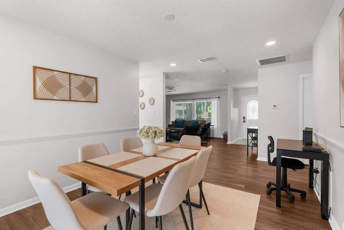 独立别墅, 多张床, 使用泳池, 泳池景观 (31178 park ridge dr) | 3 多间卧室、特色装修、特色家居、床单