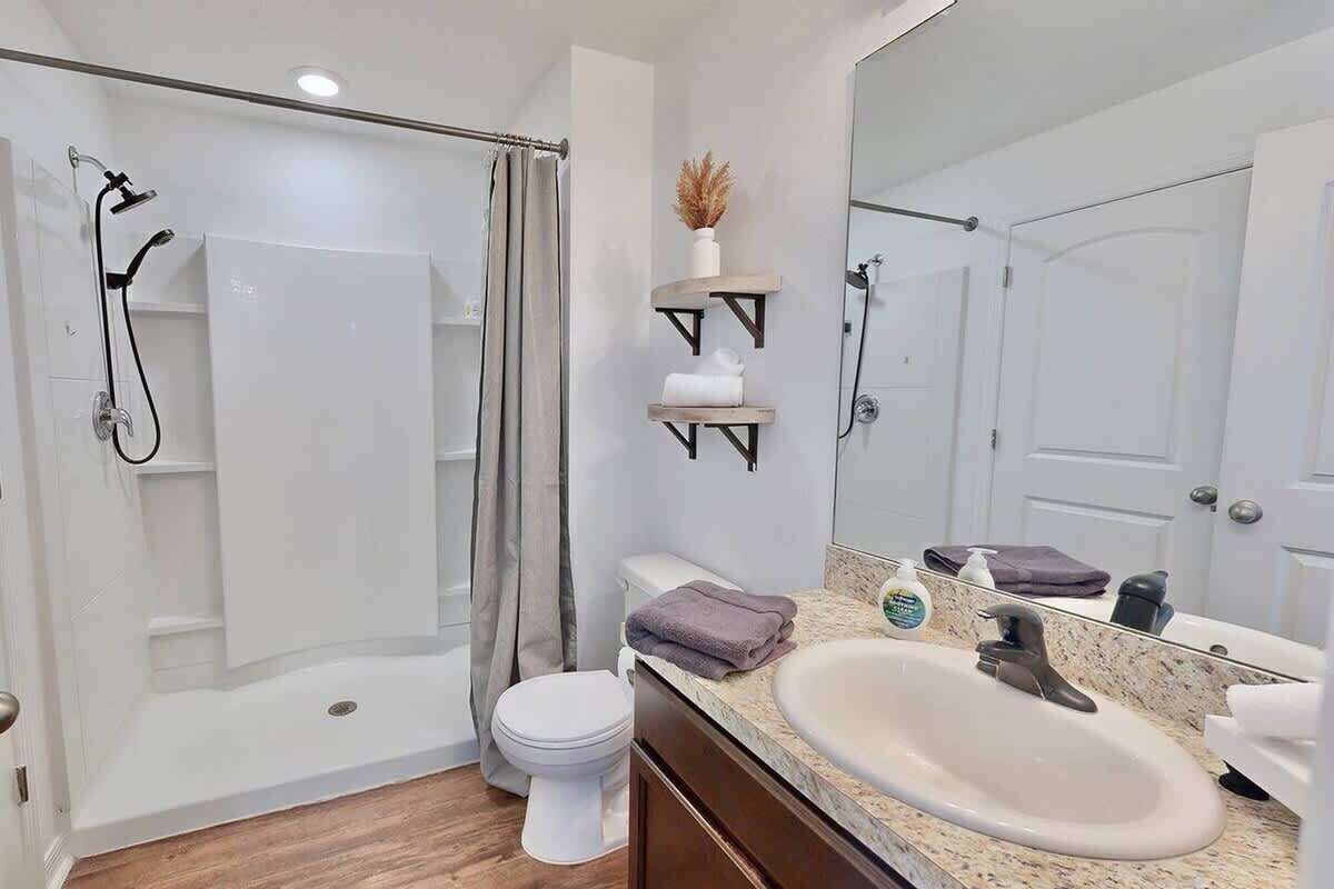 House, Multiple Beds, Patio, Garden View (6354 Enterprise Dr) | Bathroom | Towels