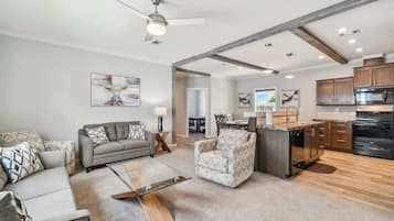 House, Multiple Beds, Pool Access, Pool View (10043 Collingwood) | Living area | Fireplace