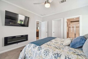 Hus, flere senger, adgang til basseng, bassengutsikt (10043 Collingwood)