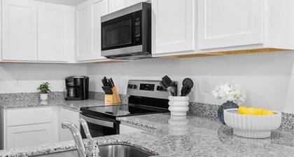 Springhill Retreat! 3 Bed, 2 Bath!