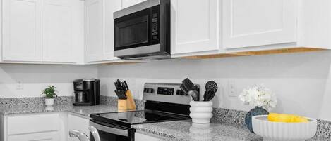 House, Multiple Beds, Kitchen, Garden View (13097 Scottville St) | Private kitchen | Coffee/tea maker