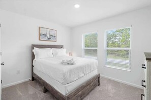 House, Multiple Beds, Kitchen, Garden View (13097 Scottville St) | 3 bedrooms, individually decorated, individually furnished, bed sheets