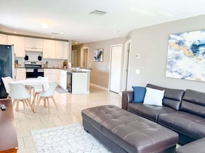 Maison, Plusieurs lits, cuisine, vue sur le jardin (37132 Grassy Hill ) | Aire de séjour