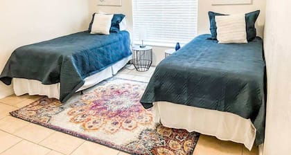 Contemporary 3 Bedroom Home in Dade City