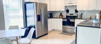 Contemporary 3 Bedroom Home in Dade City