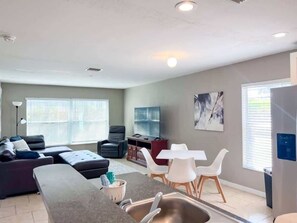 House, Multiple Beds, Kitchen, Garden View (37132 Grassy Hill ) | Living area - Contemporary 3 Bedroom Home in Dade City (Dade City)
