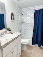 Casa, várias camas, cozinha, vista para o jardim (37132 Grassy Hill ) | Banheiro | Toalhas de banho