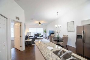 Televisión de pantalla plana de 42 pulgadas con canales digitales