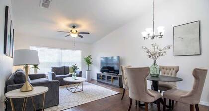 Entire Modern Home in Dade City