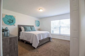 House, Multiple Beds, Patio, Garden View (37135 Grassy Hill ) | 3 bedrooms, individually decorated, individually furnished, bed sheets - Entire Modern Home in Dade City (Dade City)