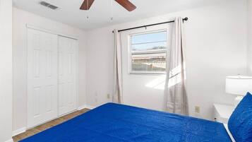 House, Multiple Beds, Patio, Garden View (38604 Naomi Ave) | 2 bedrooms, individually decorated, individually furnished, bed sheets