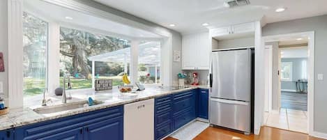 House, Multiple Beds, Pool Access, Pool View (Events Welcome!) | Private kitchen