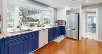 Executive 5 Bedroom Pool Home, Dade City!