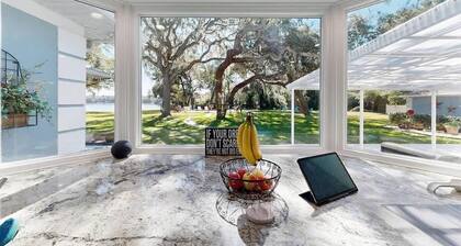 Executive 5 Bedroom Pool Home, Dade City!