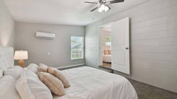 House, Multiple Beds, Kitchen, Garden View (37329 Magnolia Ave) | 3 bedrooms, individually decorated, individually furnished, bed sheets