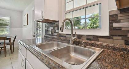 Comfortable Home in Dade City!
