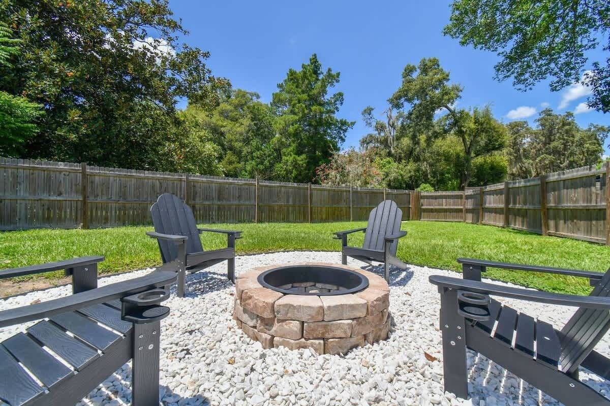House, Multiple Beds, Kitchen, Garden View (37329 Magnolia Ave) | Property grounds