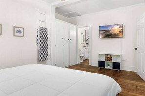 Maison, 1 très grand lit, cuisine, vue jardin (730 Johnson Ave)