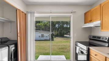 House, Multiple Beds, Kitchen, Garden View (13921 19th st #1 dad) | Private kitchen | Coffee/tea maker