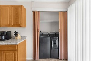 Casa, várias camas, cozinha, vista para o jardim (13921 19th st #1 dad) | Parte interna