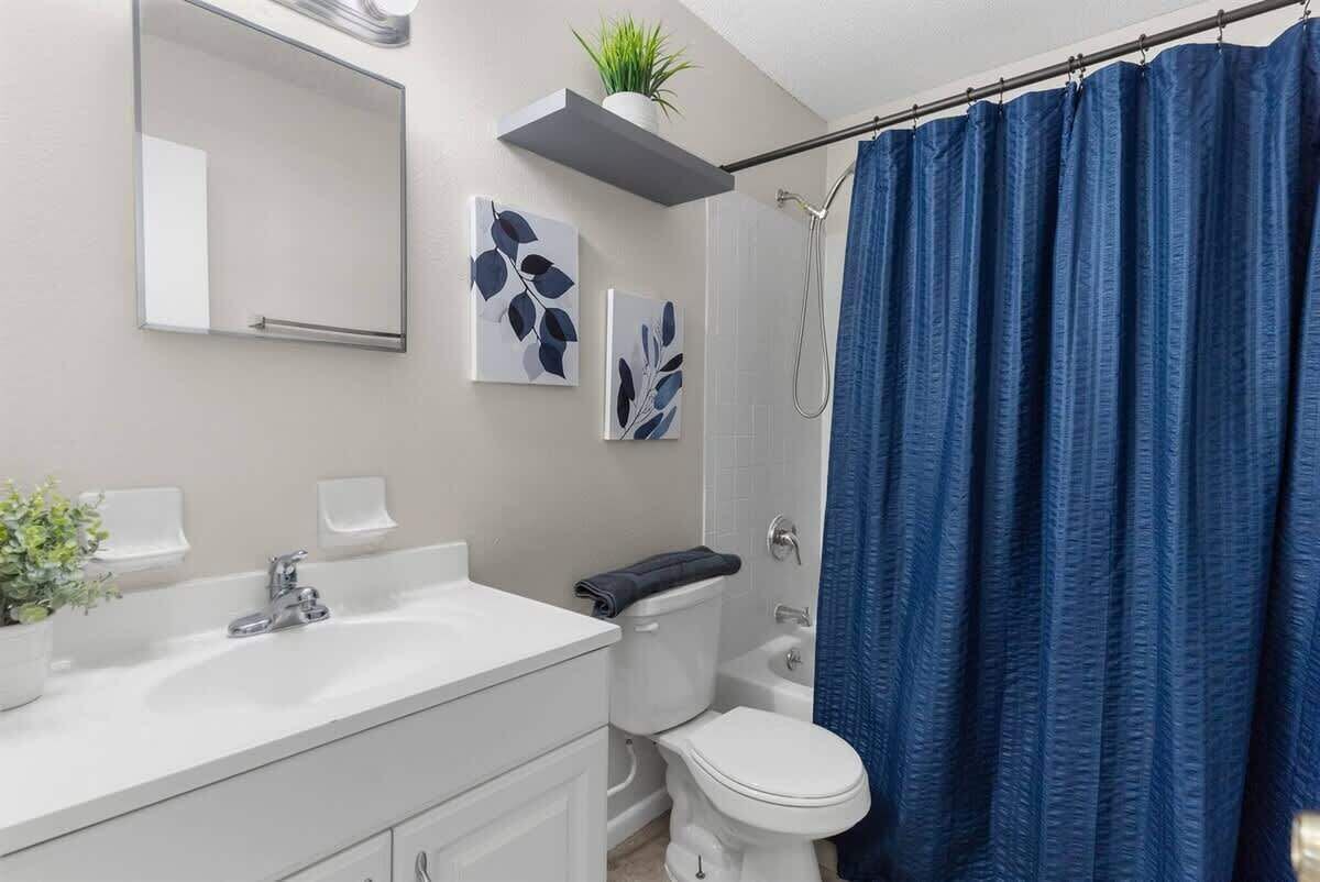 House, Multiple Beds, Kitchen, Garden View (13921 19th st #1 dad) | Bathroom | Towels