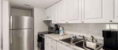 House, Multiple Beds, Kitchen, Garden View (5536 20th st ) | Private kitchen | Coffee/tea maker