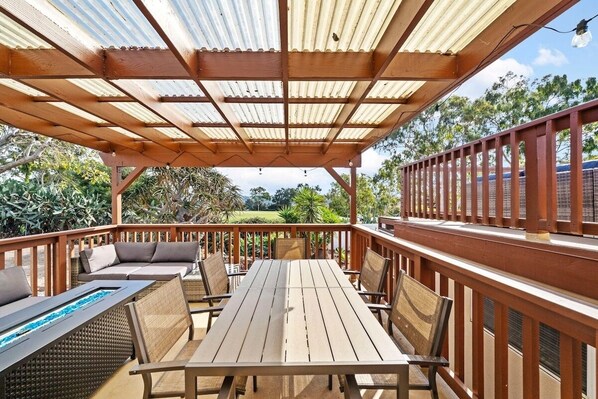 Outdoor dining