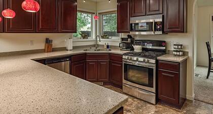 6 Beds -Homey Peppertree Retreat