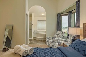 4 bedrooms, iron/ironing board, WiFi, bed sheets