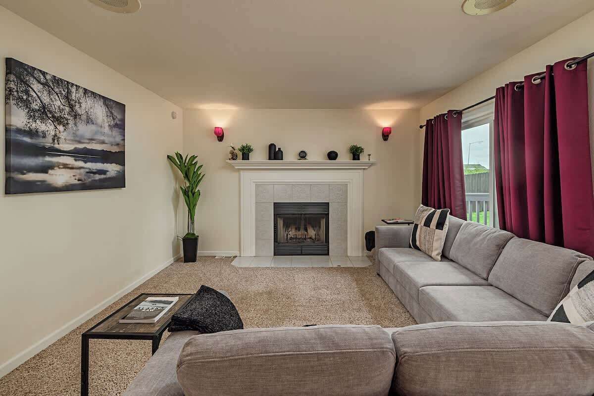 Fernseher, Kamin, Arbeitsbereiche