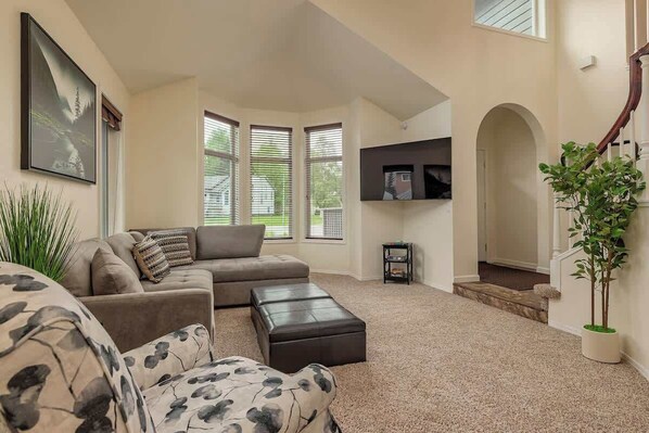 TV, fireplace, offices