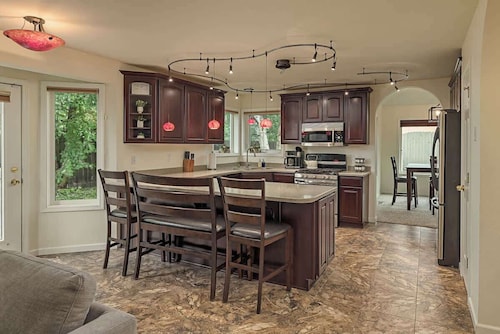 Rare Find - Entire Home! 4BDR Peppertree Retreat