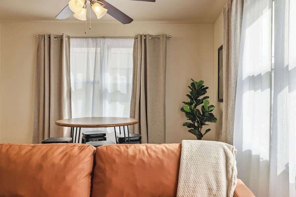 تلفزيون، مكتب