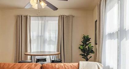 Downtown Art Deco 1 Bedroom