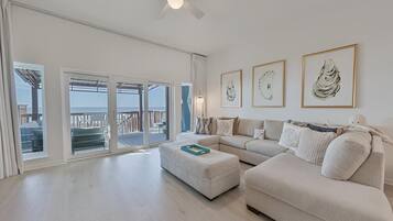 House, Multiple Beds (Gulfs Edge Townhome #7- Sun-Kissed Me) | Living area