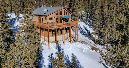 Private Escape 4BR Cabin Near Breckenridge with Views