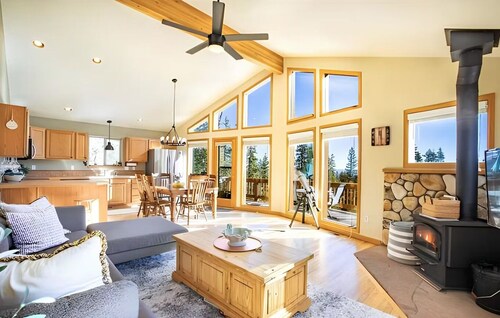Private Escape 4BR Cabin Near Breckenridge with Views