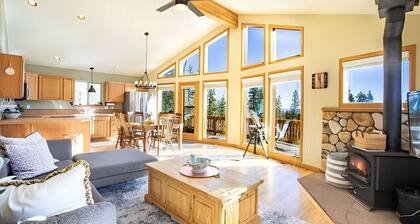 Private Escape 4BR Cabin Near Breckenridge with Views