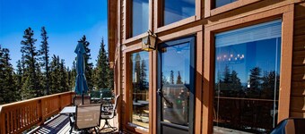 Private Escape 4BR Cabin Near Breckenridge with Views