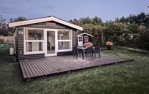 Outdoor dining - 2 bedroom gorgeous home in Hadsund (Hadsund)