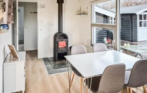 Dining - 2 bedroom gorgeous home in Hadsund (Hadsund)