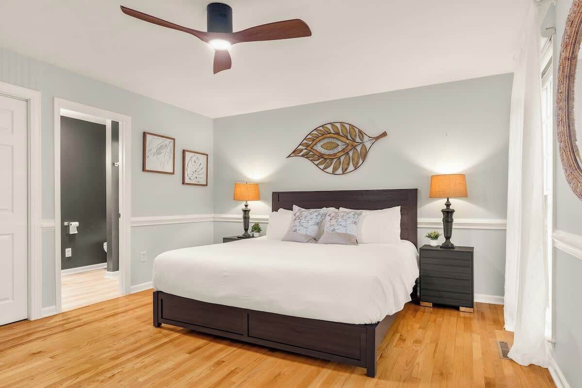 7 bedrooms, iron/ironing board, travel crib, free WiFi