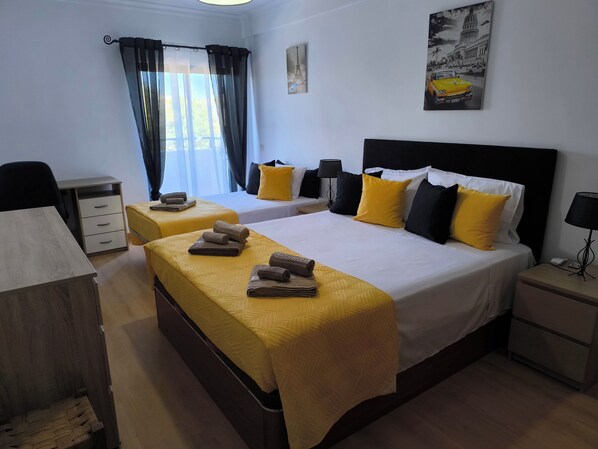 4 chambres, fer et planche à repasser, Wi-Fi gratuit, draps fournis