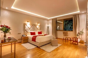 6 slaapkamers, een strijkplank/strijkijzer, wifi, beddengoed